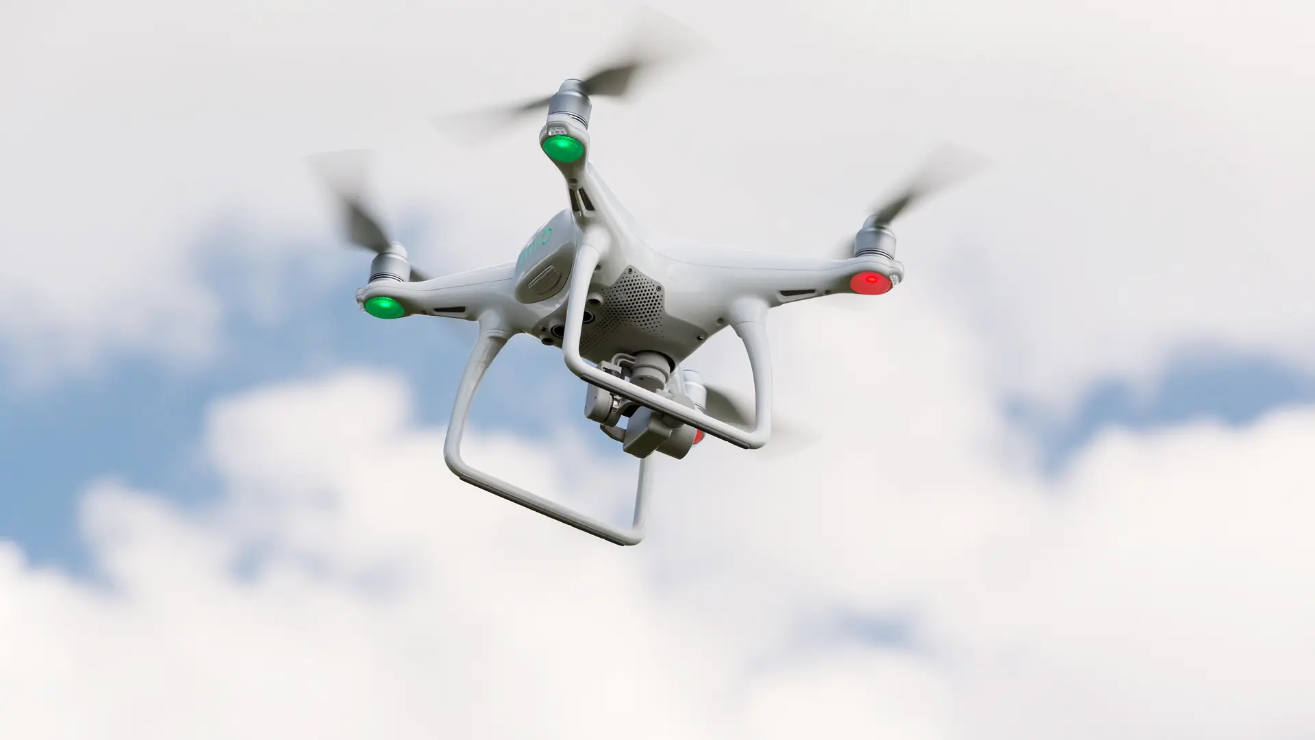 1753943487524557.jpg shutterstock_417280207_drones_mezz_.jpg